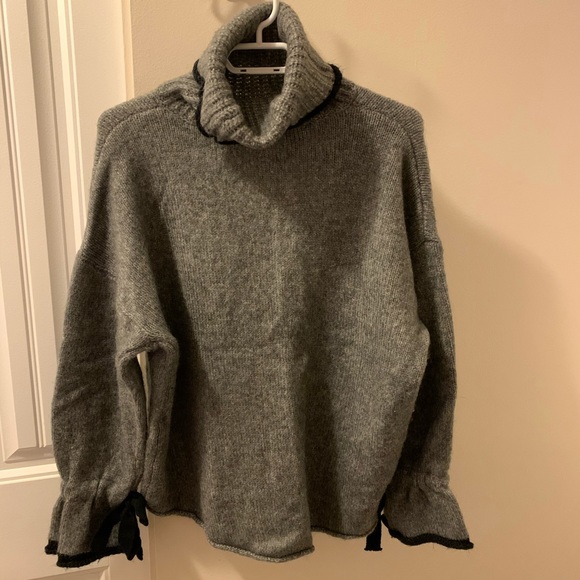 Zara sweater - Picture 1 of 3